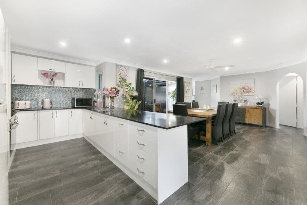 3 Betony Court, Elanora QLD 4221, Elanora - Thumbnail 4