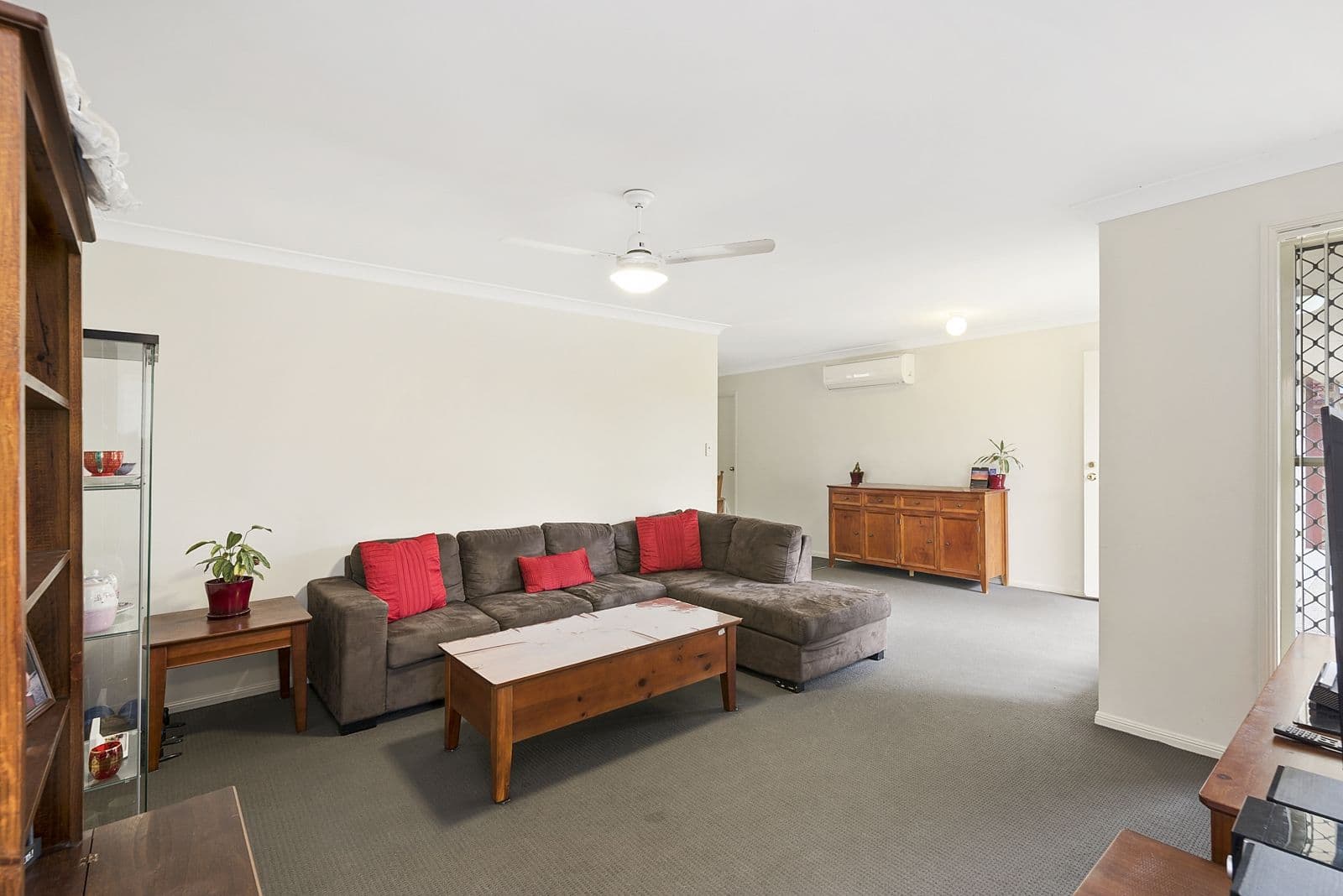10 Blue Sails Court, West Lakes - Thumbnail 2