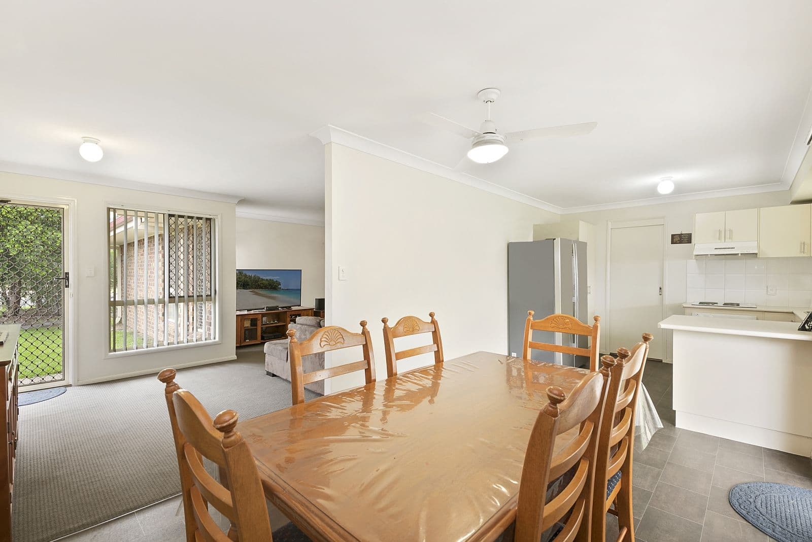 10 Blue Sails Court, West Lakes - Thumbnail 3