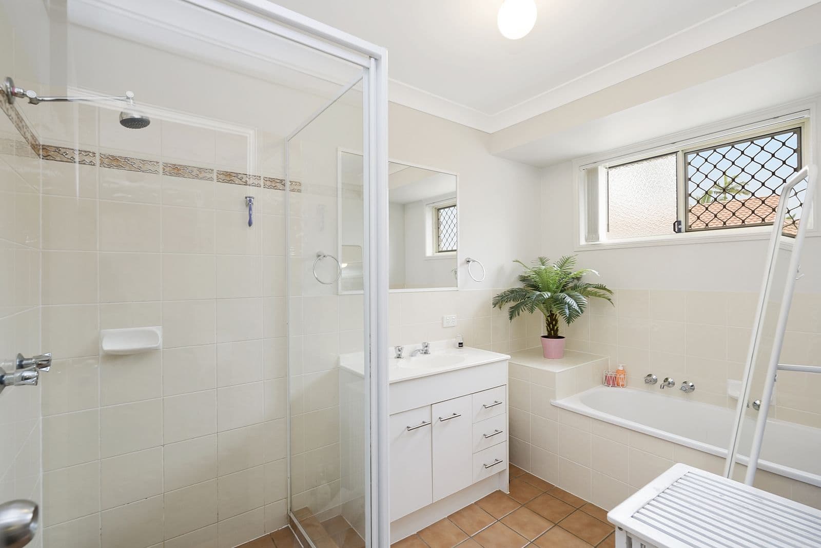 10 Blue Sails Court, West Lakes - Thumbnail 5
