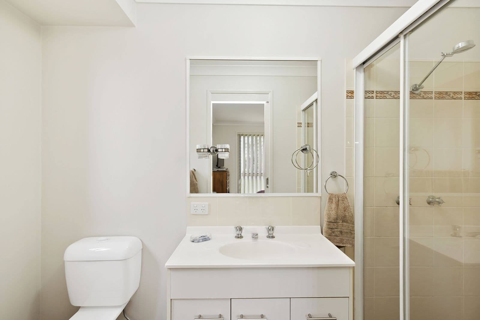 10 Blue Sails Court, West Lakes - Thumbnail 7