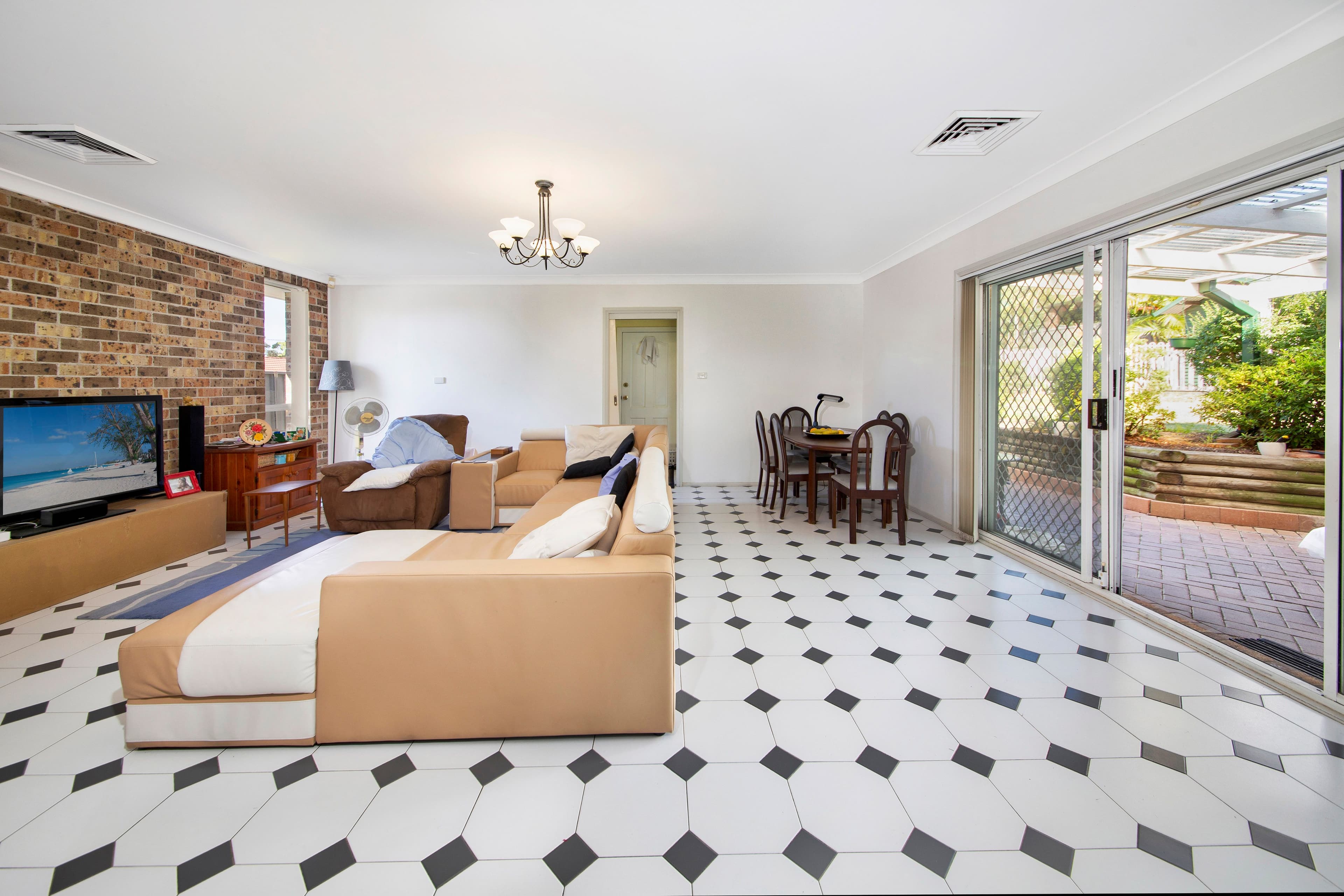 4 Florey Place, Barden Ridge - Thumbnail 2
