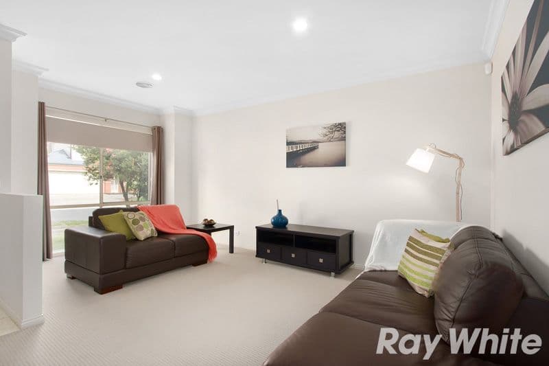 24 Macalister Place, Pakenham VIC 3810, Pakenham - Thumbnail 2