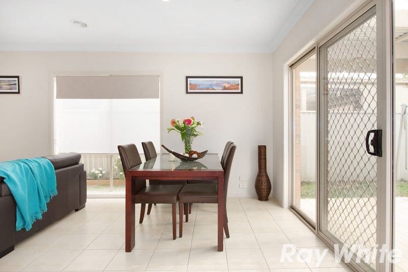 24 Macalister Place, Pakenham VIC 3810, Pakenham - Thumbnail 6