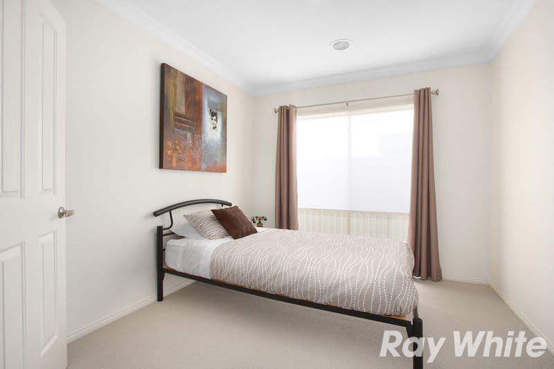 24 Macalister Place, Pakenham VIC 3810, Pakenham - Thumbnail 7
