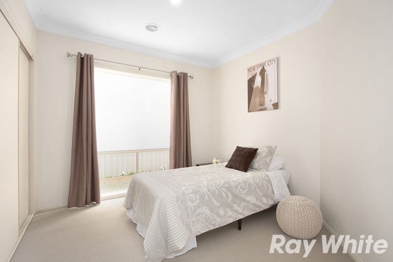 24 Macalister Place, Pakenham VIC 3810, Pakenham - Thumbnail 8