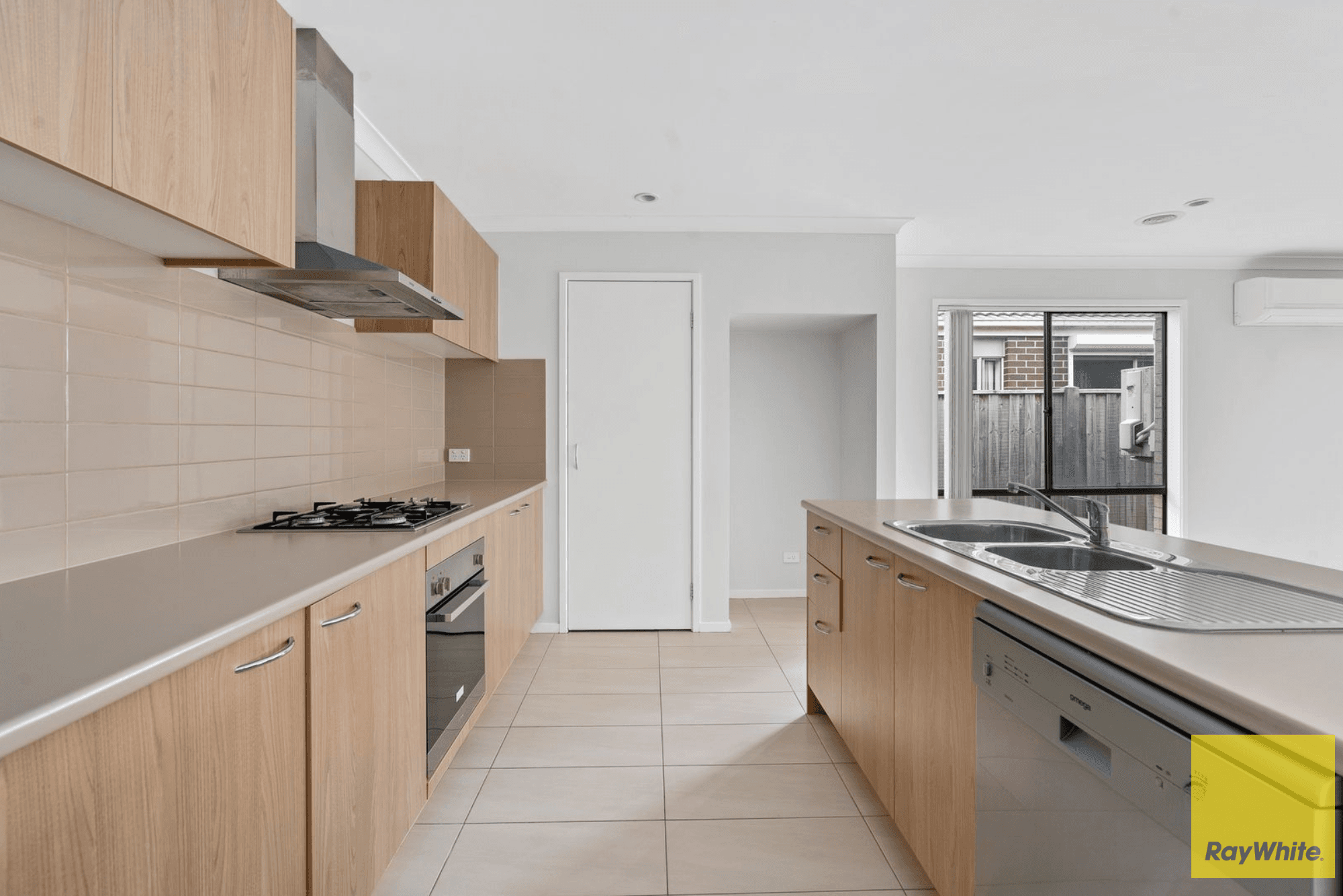 14 Mystic Grove, Point Cook VIC 3030, Point Cook - Thumbnail 8