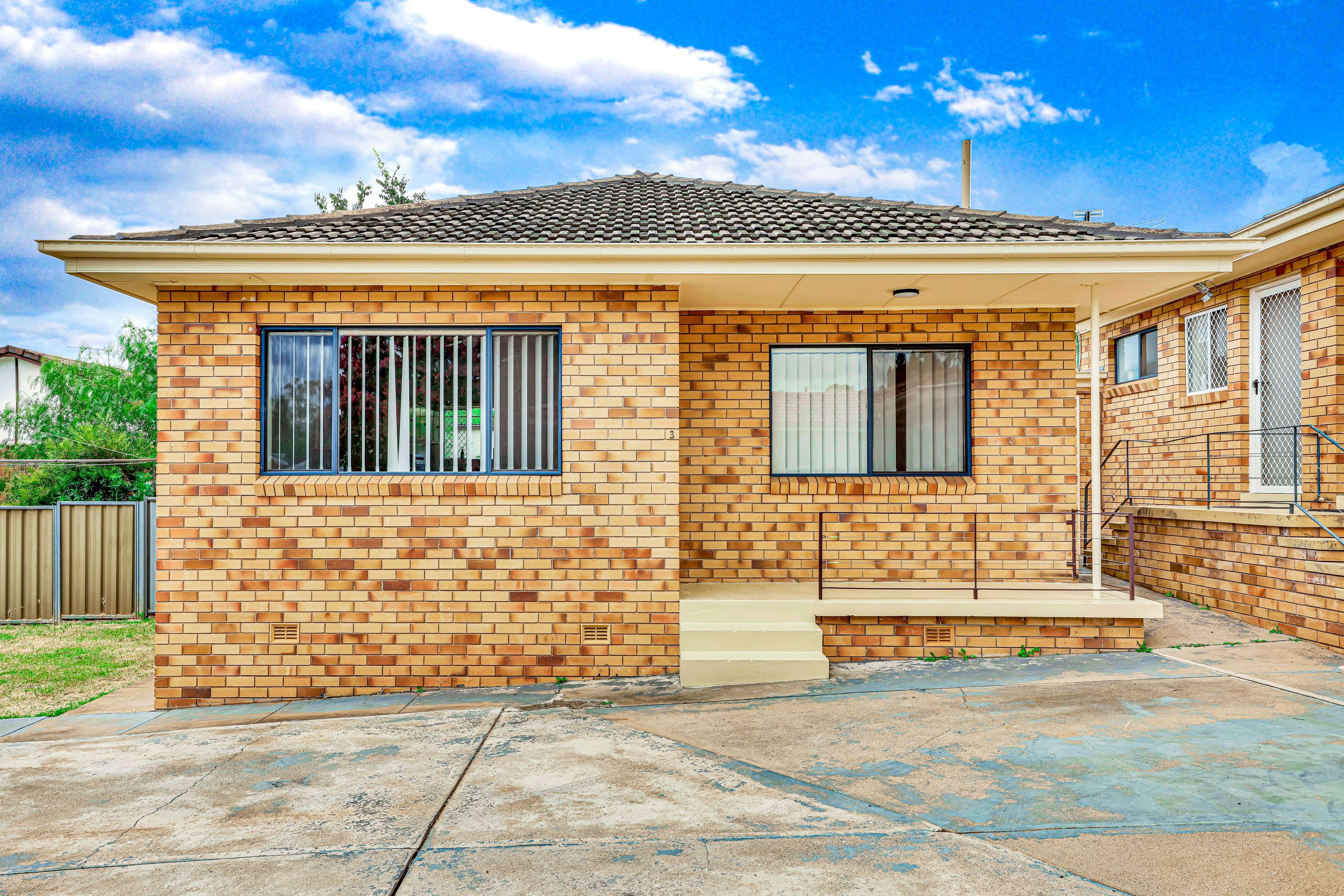 8 Martin Street, Tamworth NSW 2340, North Tamworth - Image 1