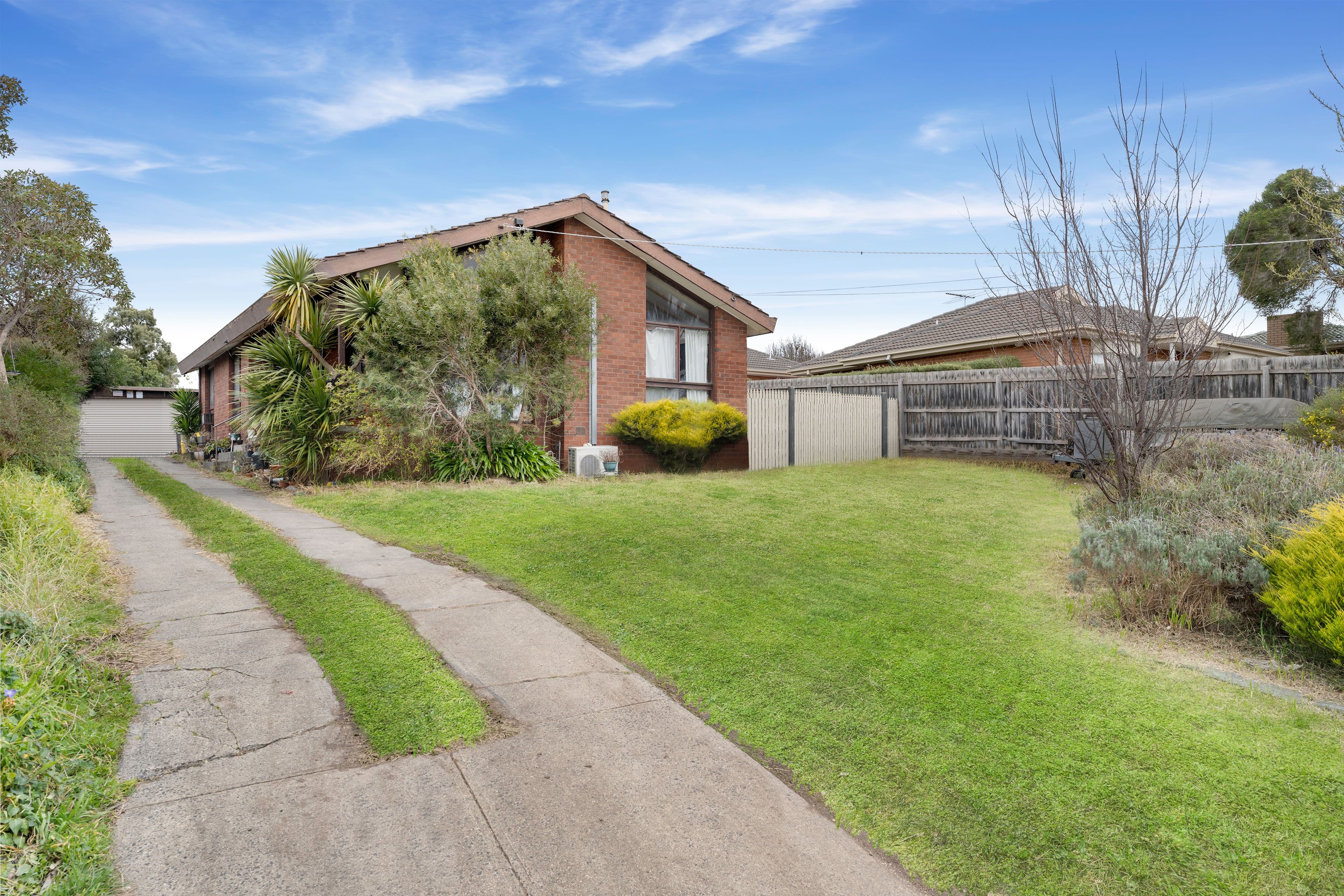1 Fraser Court, Sunbury VIC 3429, Sunbury - Thumbnail 2