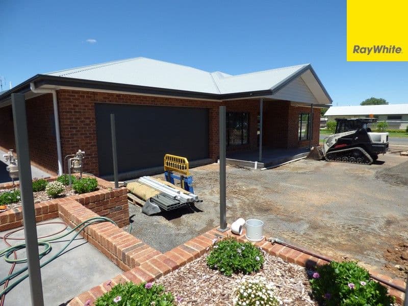 70 Church Street, Forbes - Image 1