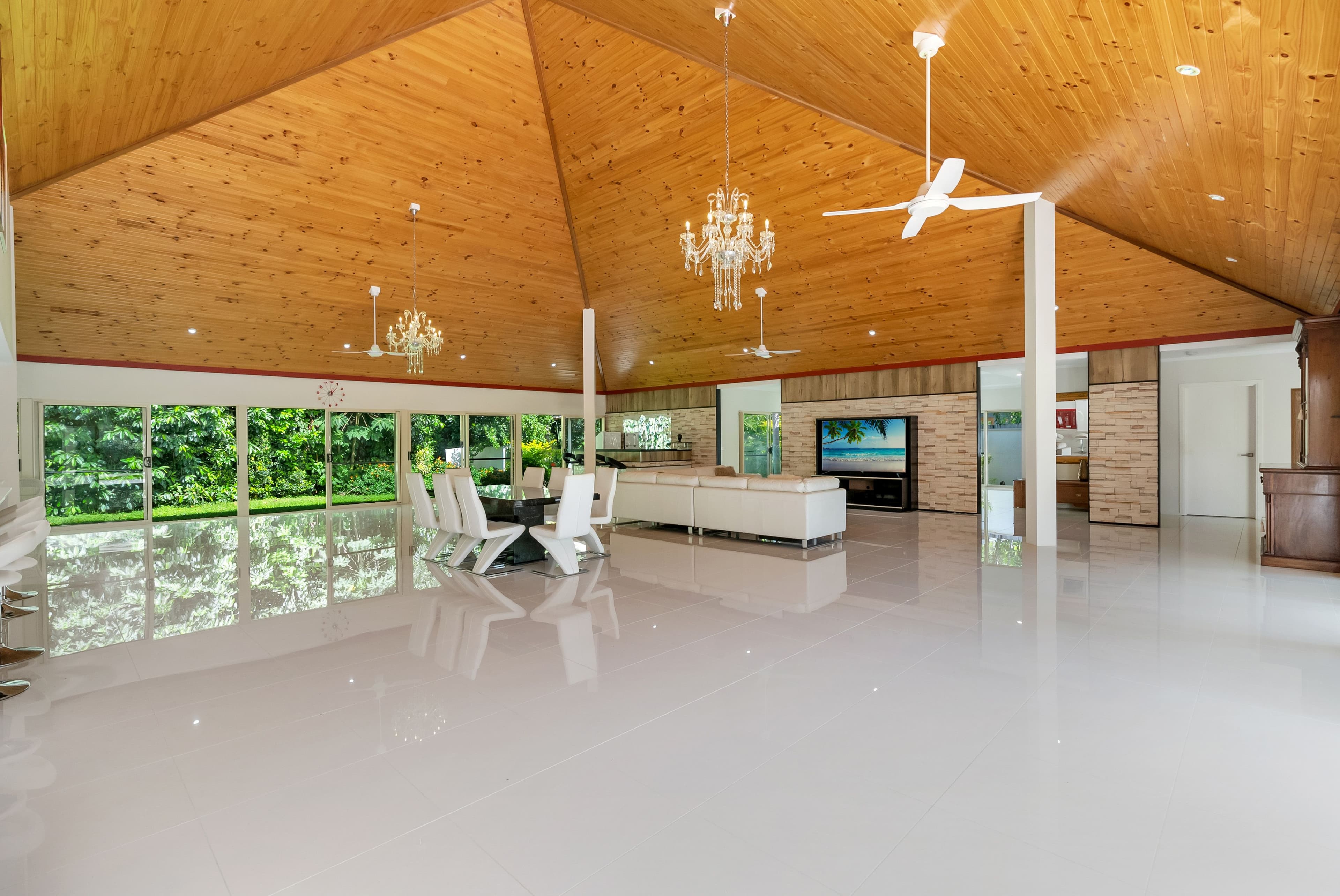 17 Gibson Close, Clifton Beach QLD 4879, Clifton Beach - Image 1