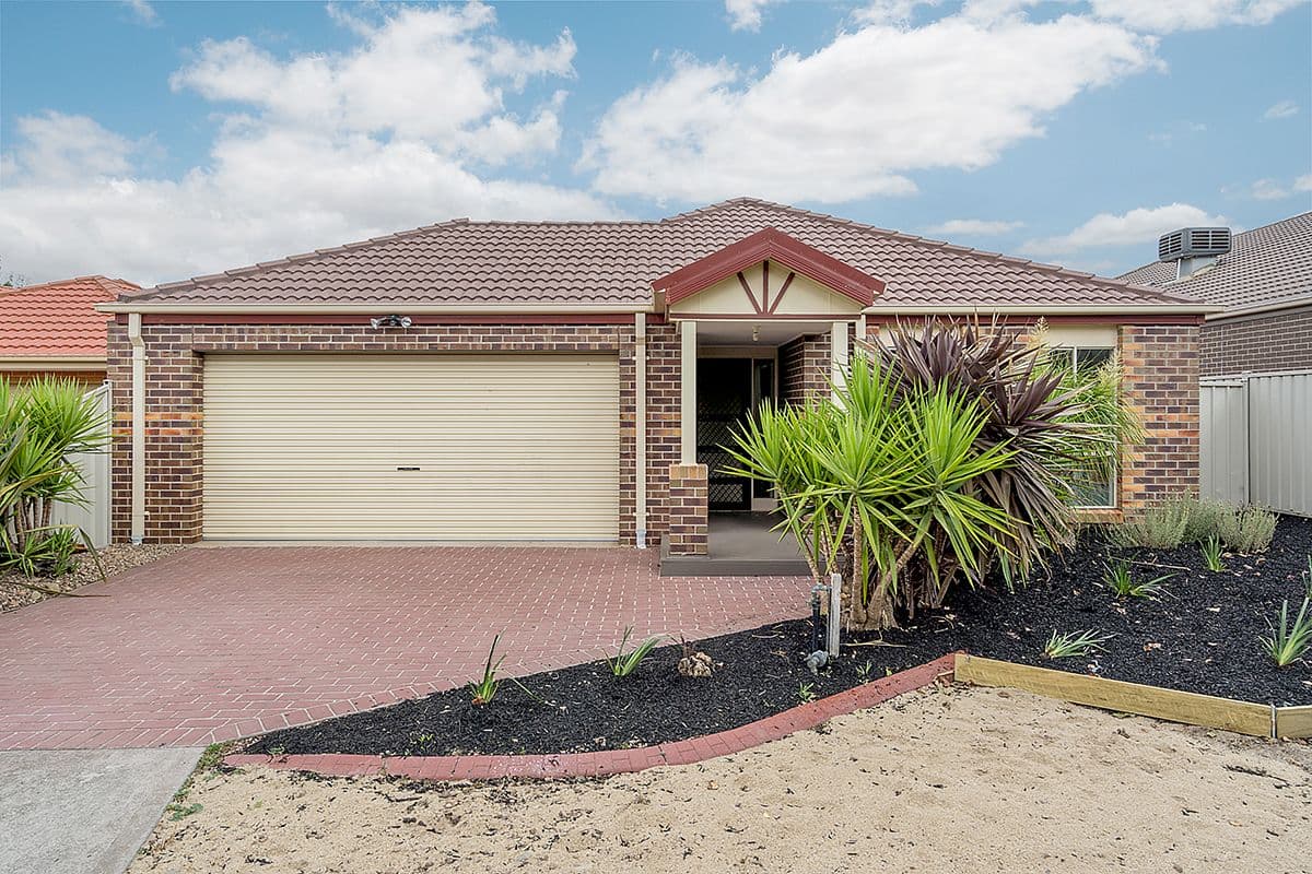 3 St Ives Place, Craigieburn VIC 3064, Craigieburn - Image 1