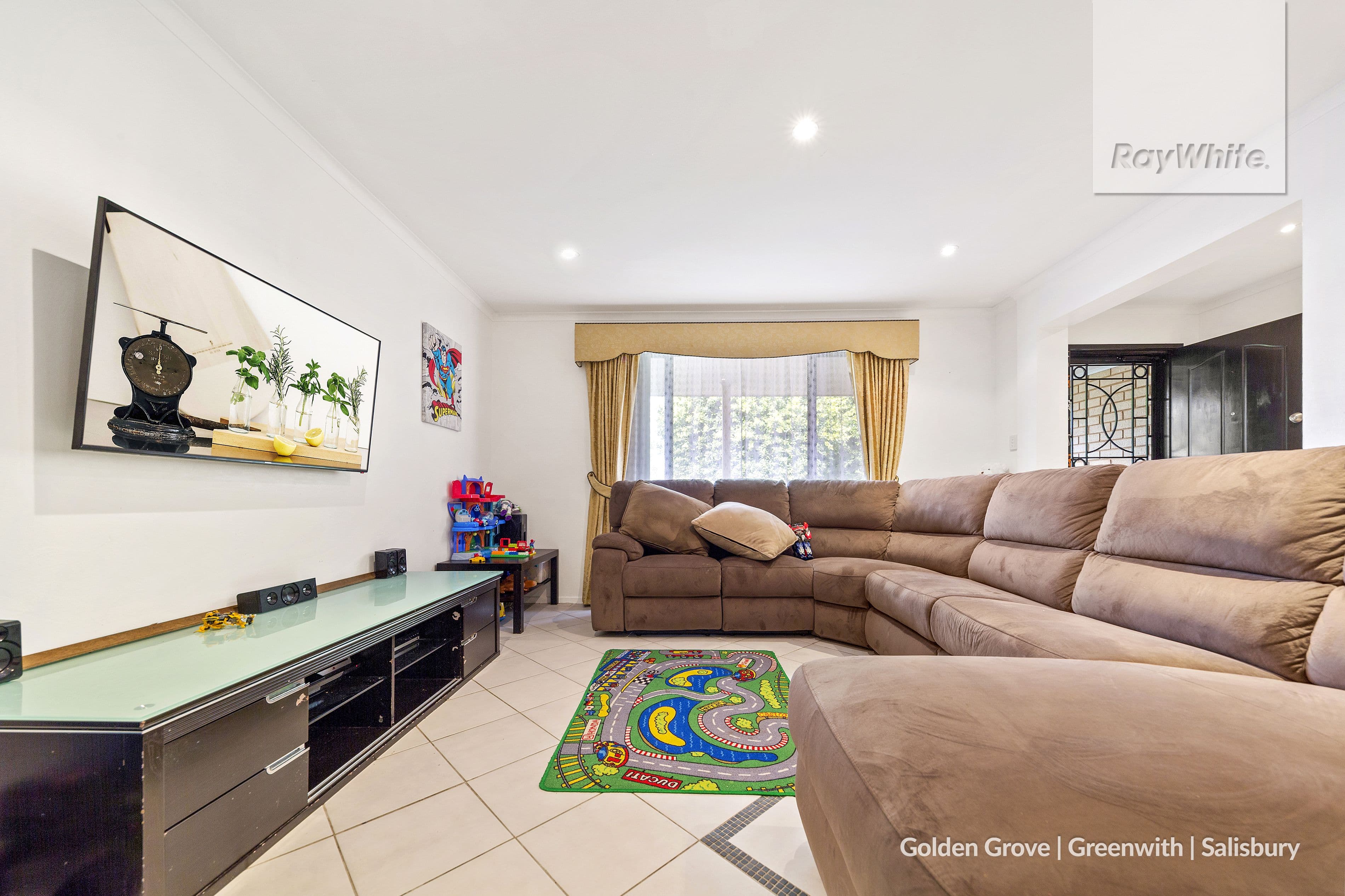 17 Manchester Circuit, Craigmore SA 5114, Craigmore - Thumbnail 2