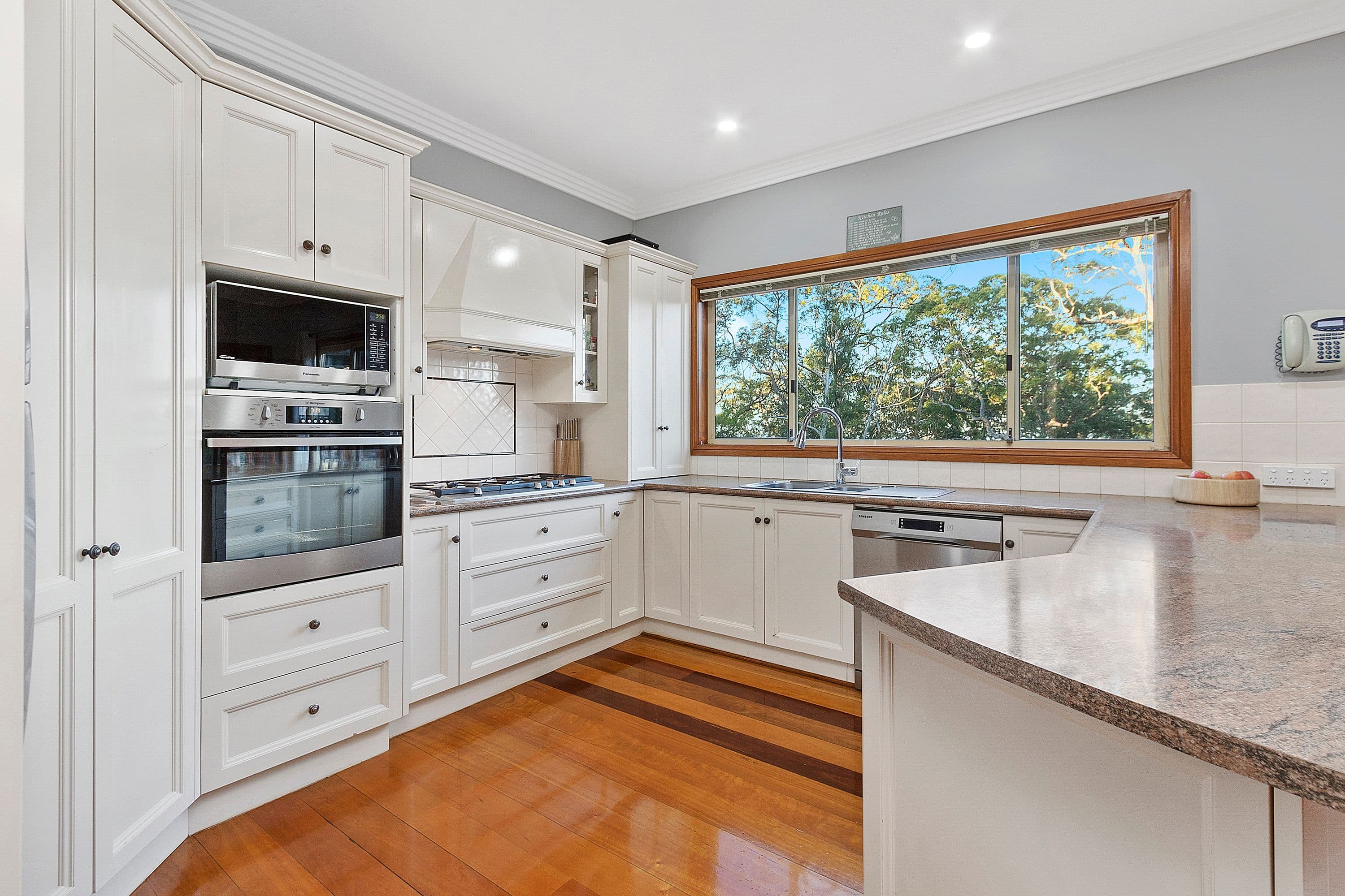 331 Lieutenant Bowen Drive, Bowen Mountain - Thumbnail 4