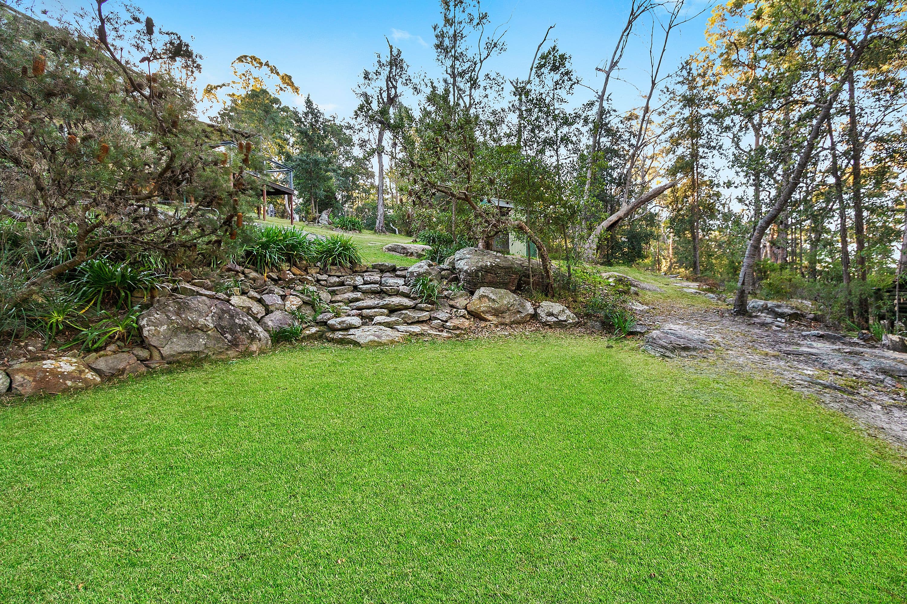 331 Lieutenant Bowen Drive, Bowen Mountain - Thumbnail 7