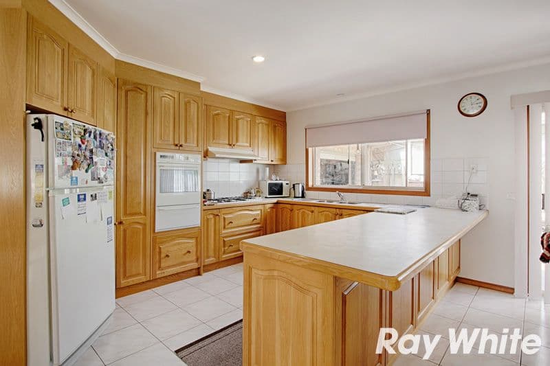 11 Benor Court, PAKENHAM VIC 3810, Pakenham - Thumbnail 4