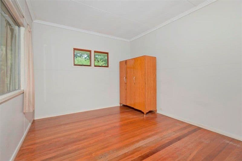 90 Sterculia Avenue, HOLLAND PARK WEST QLD 4121, Holland Park West - Thumbnail 3