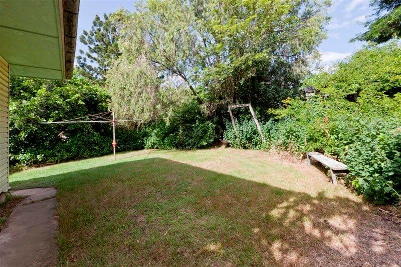 90 Sterculia Avenue, HOLLAND PARK WEST QLD 4121, Holland Park West - Thumbnail 8