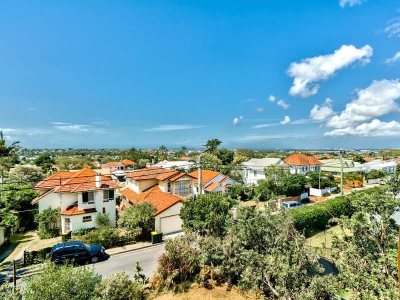 15 Highclere Street, CLAYFIELD QLD 4011, Clayfield - Thumbnail 2