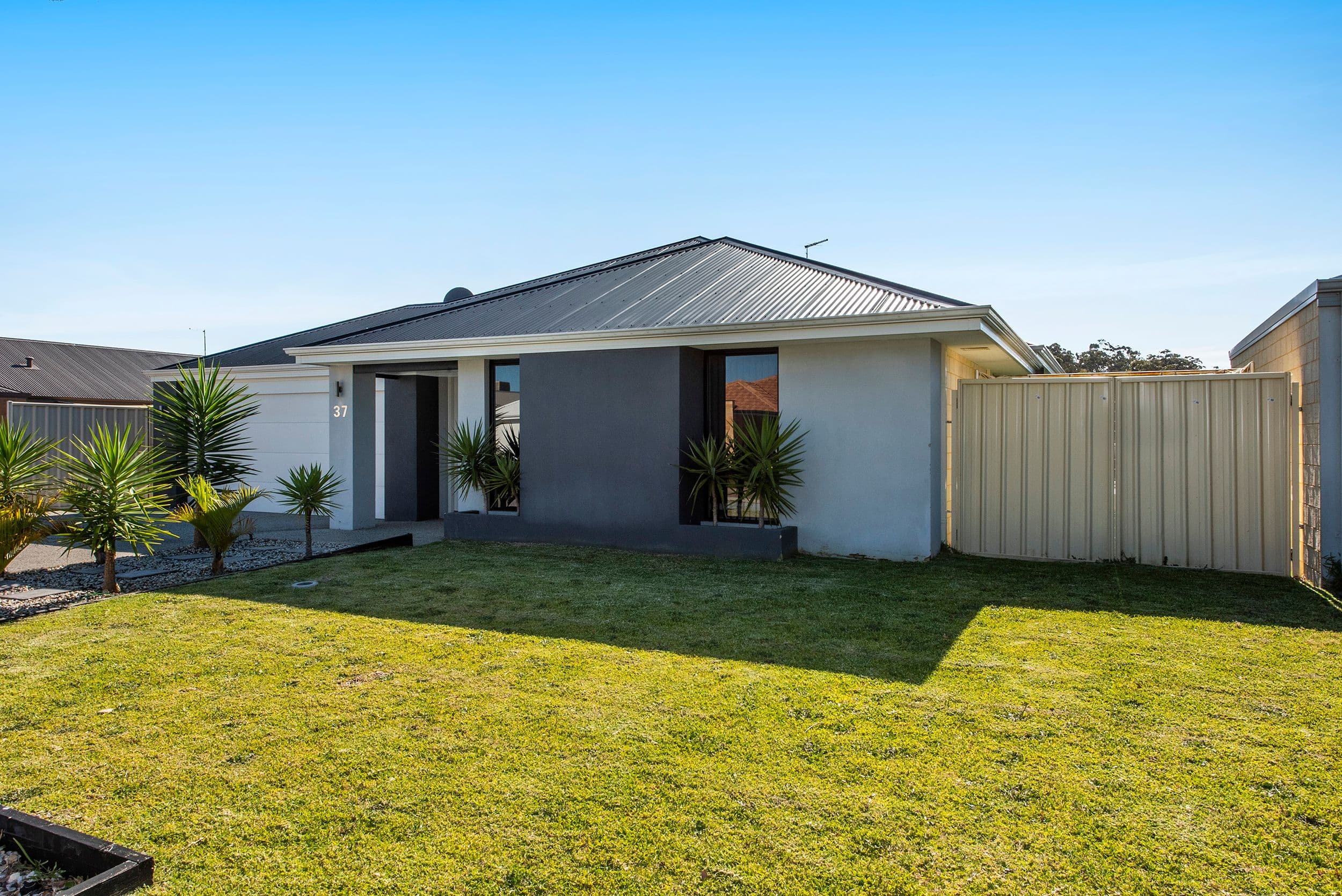 37 Molonglo Crescent, Baldivis WA 6171, Baldivis - Image 1