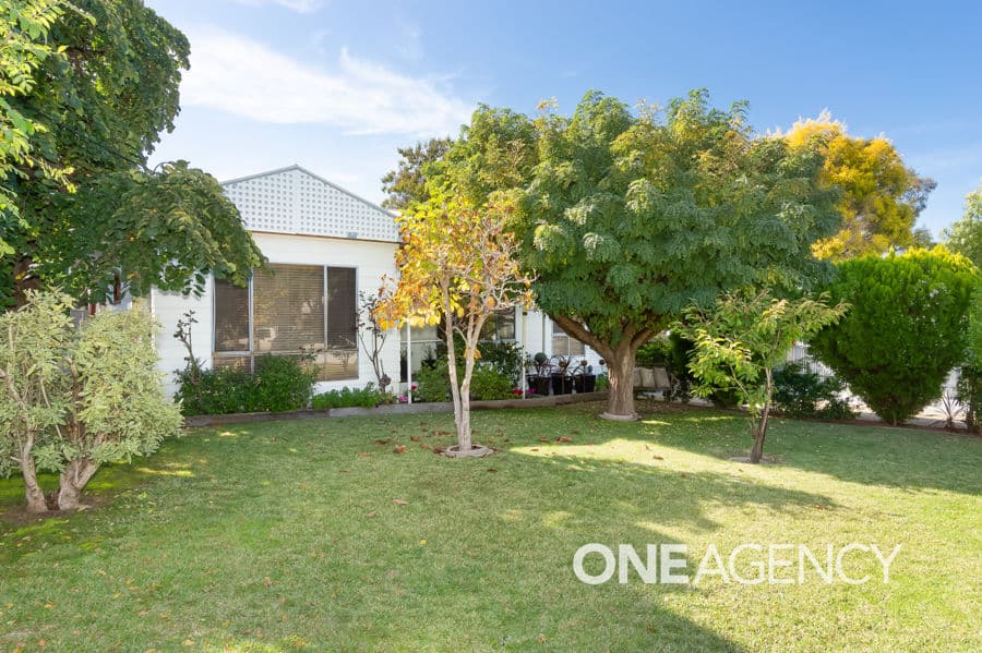 13 COCHRANE Street, Kooringal, Kooringal - Image 1