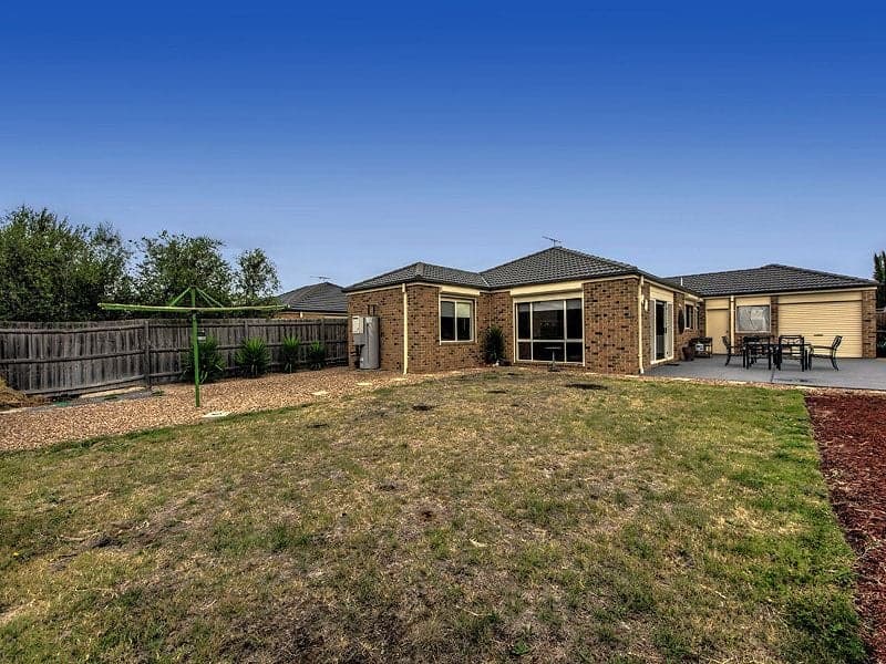 8 Kingston Drive, Taylors Hill - Image 1