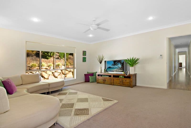1 Towen View Court, TOWEN MOUNTAIN QLD 4560, Towen Mountain - Thumbnail 3