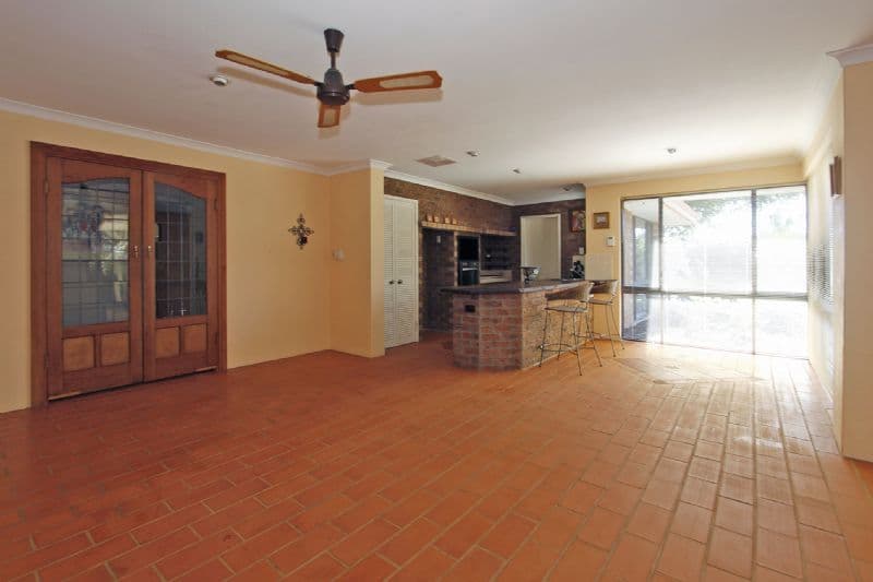 10 Clover Place, BIBRA LAKE WA 6163, Bibra Lake - Thumbnail 3