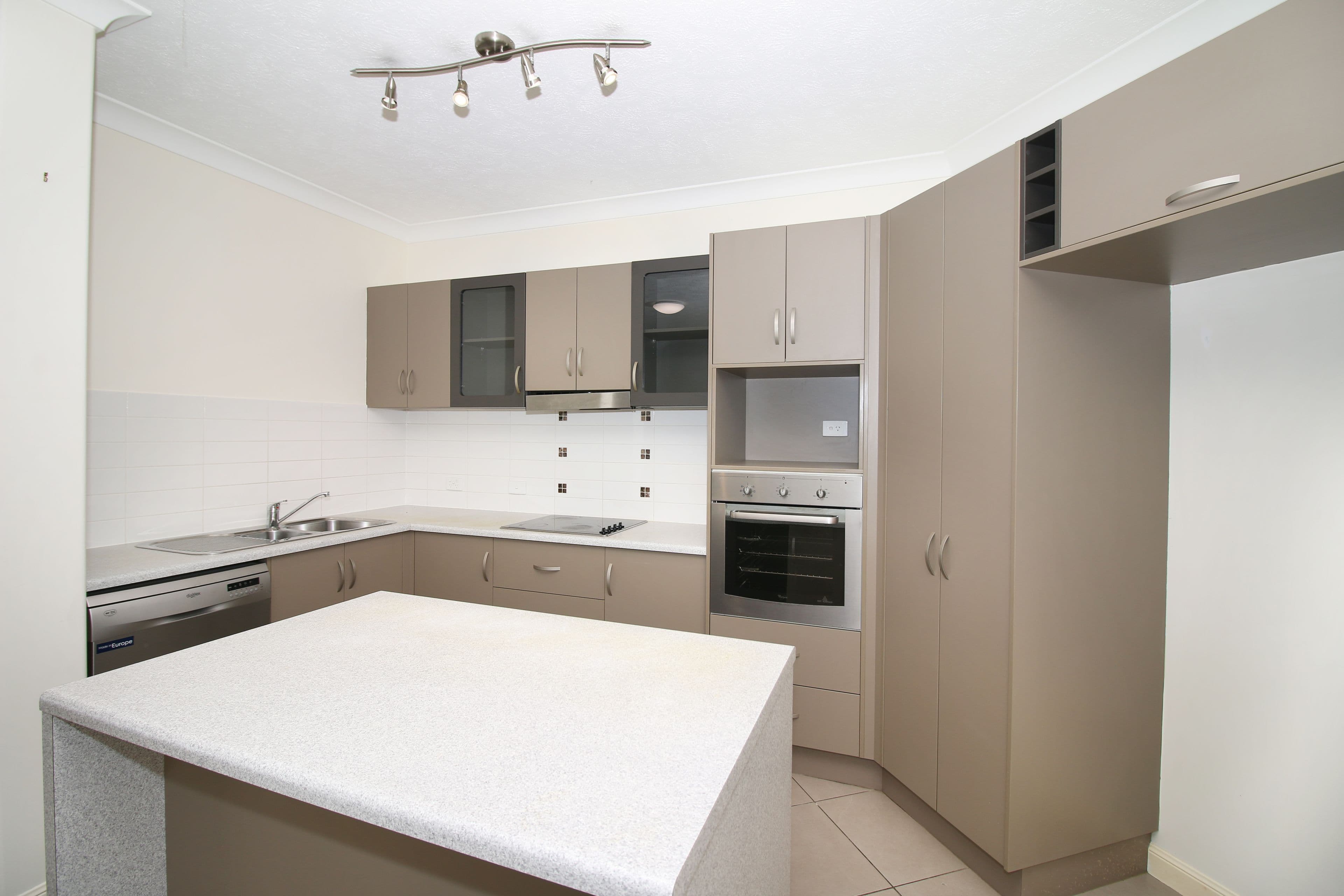 111 Bowen Road, Rosslea QLD 4812, Rosslea - Thumbnail 6