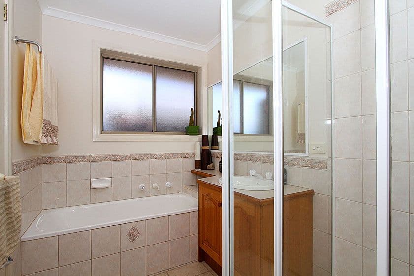 11 Bentley Way, MILL PARK VIC 3082, Mill Park - Thumbnail 8