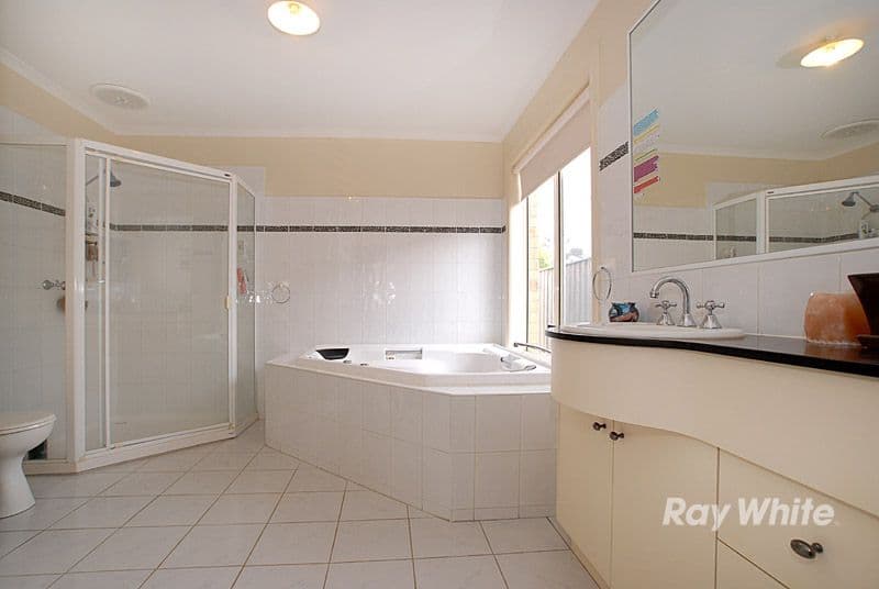 33 Hammerwood Green, BEACONSFIELD VIC 3807, Beaconsfield - Thumbnail 8