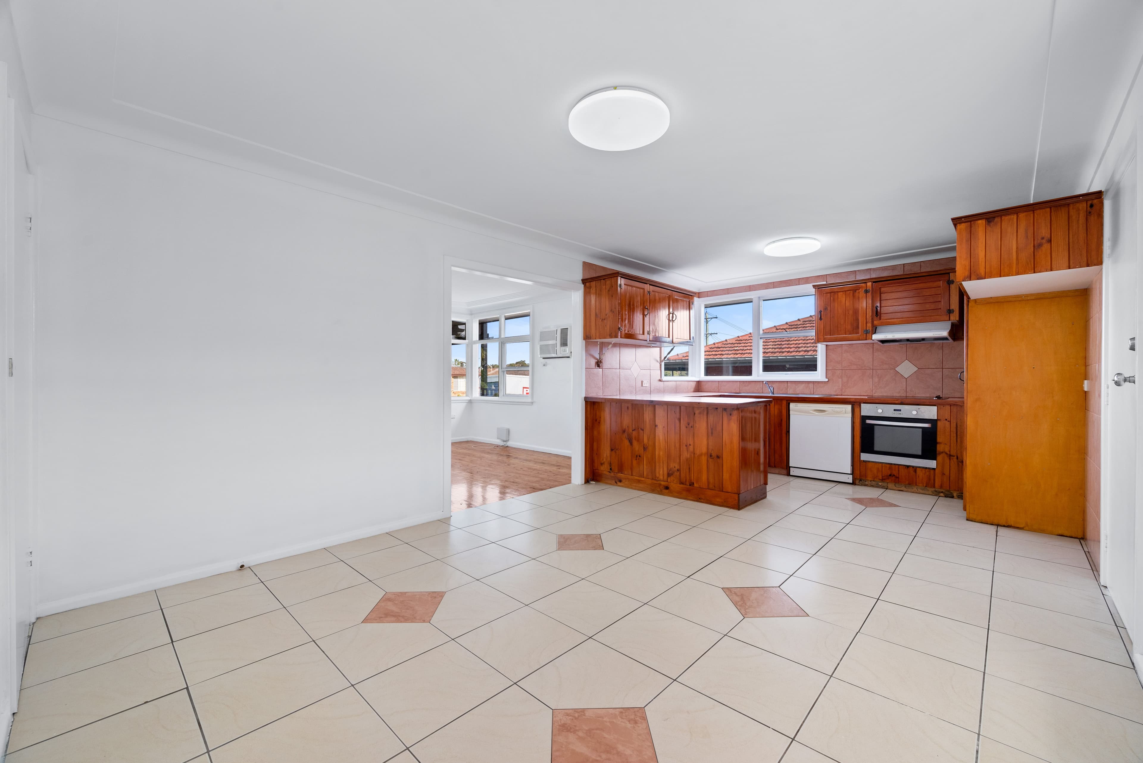 6 Hobart Avenue, Campbelltown NSW 2560, Campbelltown - Thumbnail 5