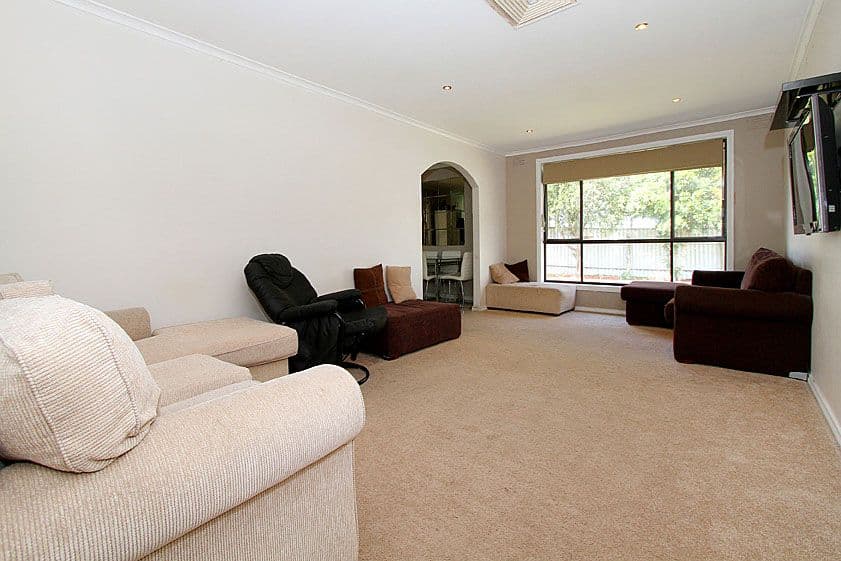 2 Sawrey Place, MILL PARK VIC 3082, Mill Park - Thumbnail 3