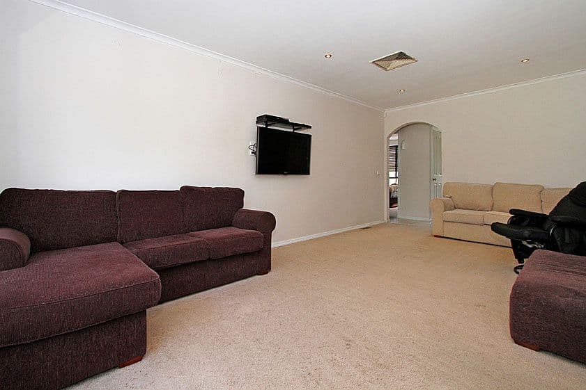 2 Sawrey Place, MILL PARK VIC 3082, Mill Park - Thumbnail 6