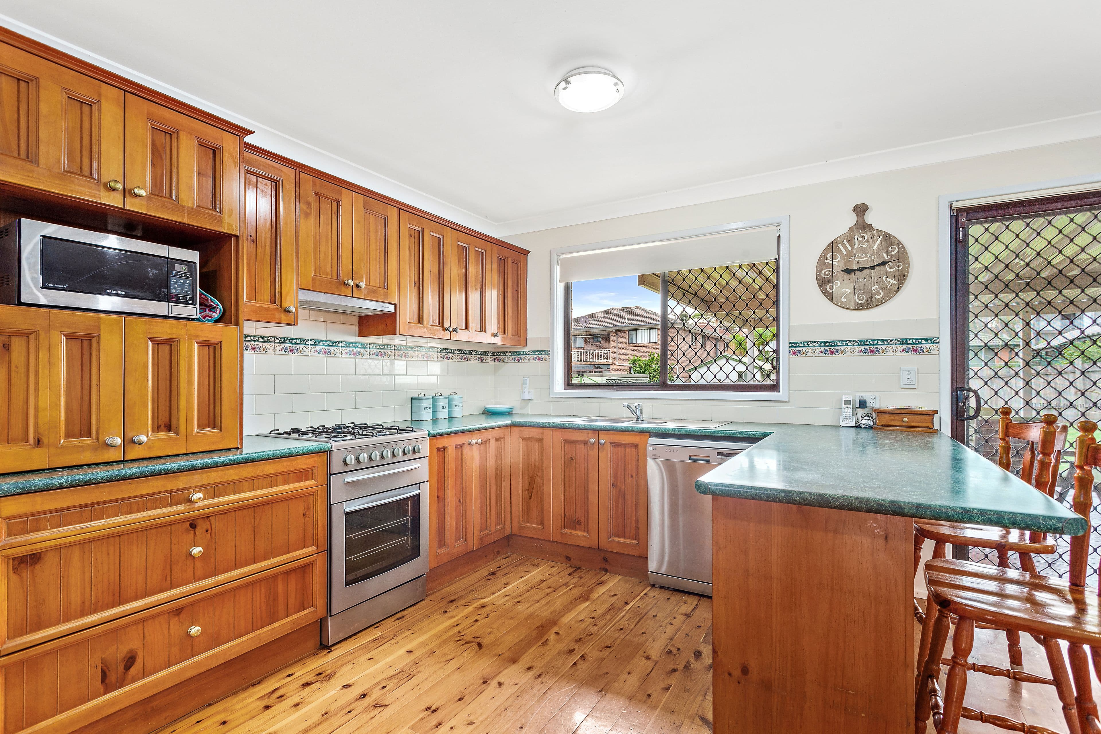 22 Captain Cook Drive, Barrack Heights - Thumbnail 3
