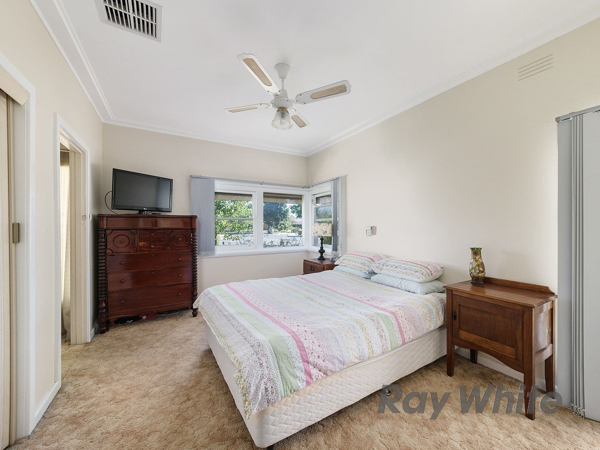 77 Clarke Street, Benalla VIC 3672, Benalla - Thumbnail 2