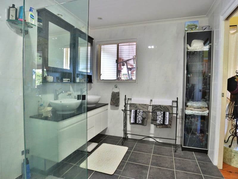 72 Saraband Drive, EATONS HILL QLD 4037, Eatons Hill - Thumbnail 7