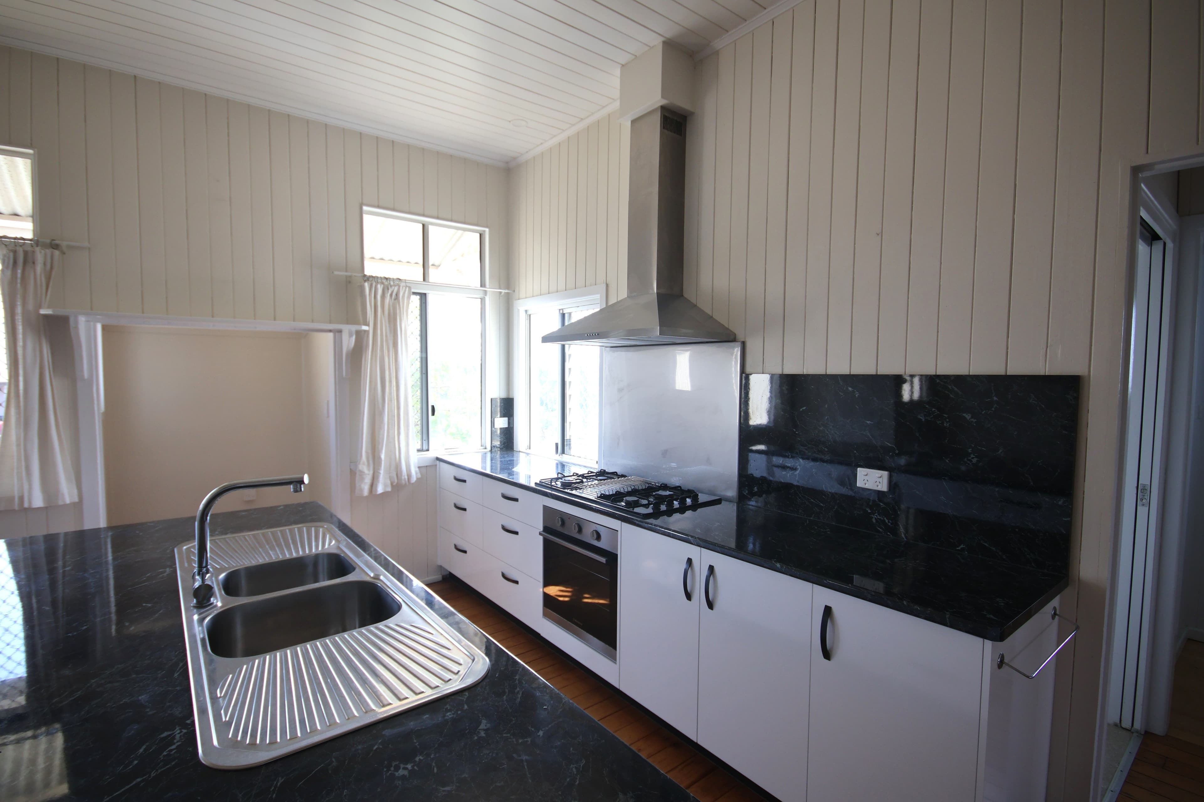 79 Stuart Russell Street, Mundubbera QLD 4626, Mundubbera - Thumbnail 3