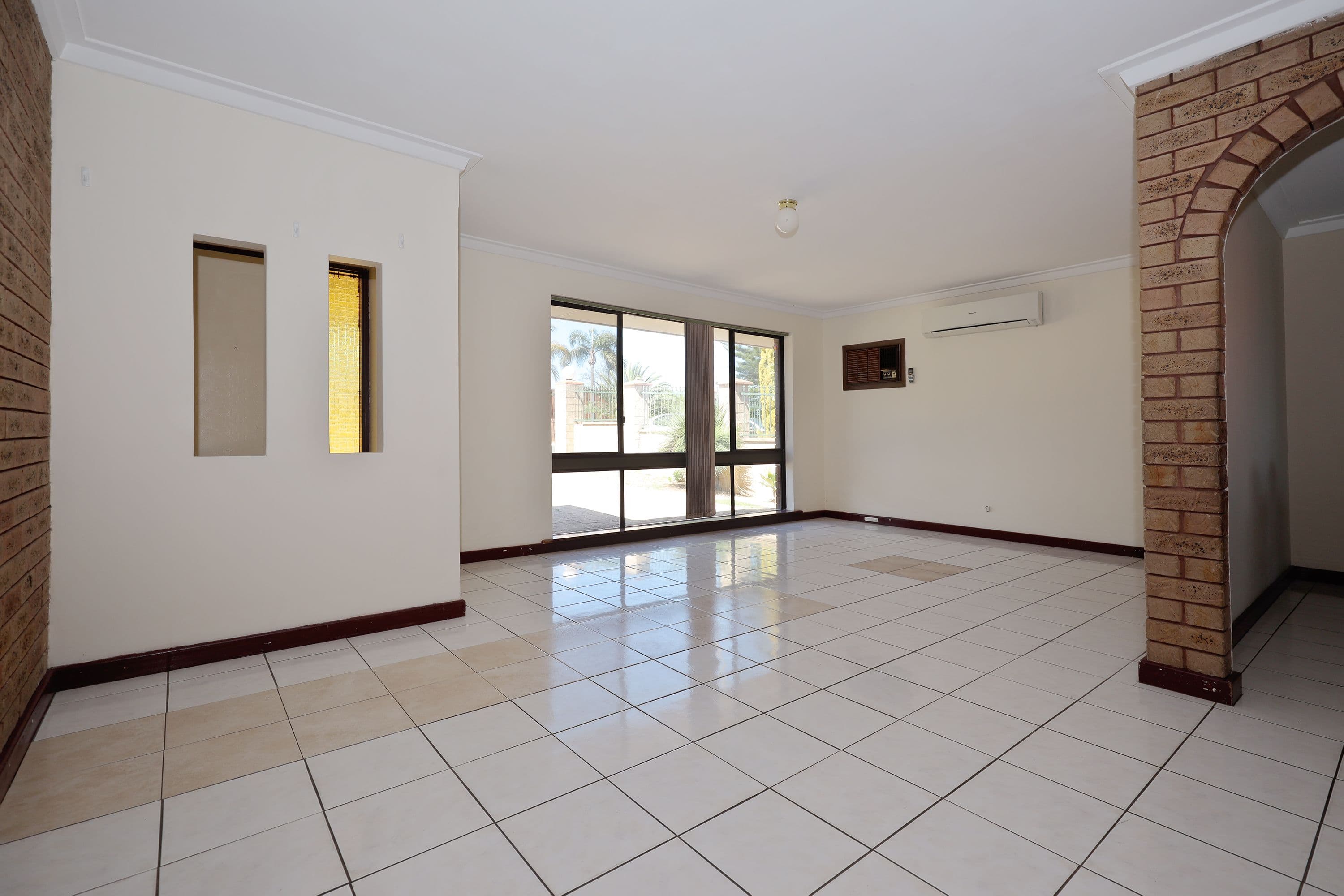 11 Lanrick Place, Girrawheen WA 6064, Girrawheen - Thumbnail 3