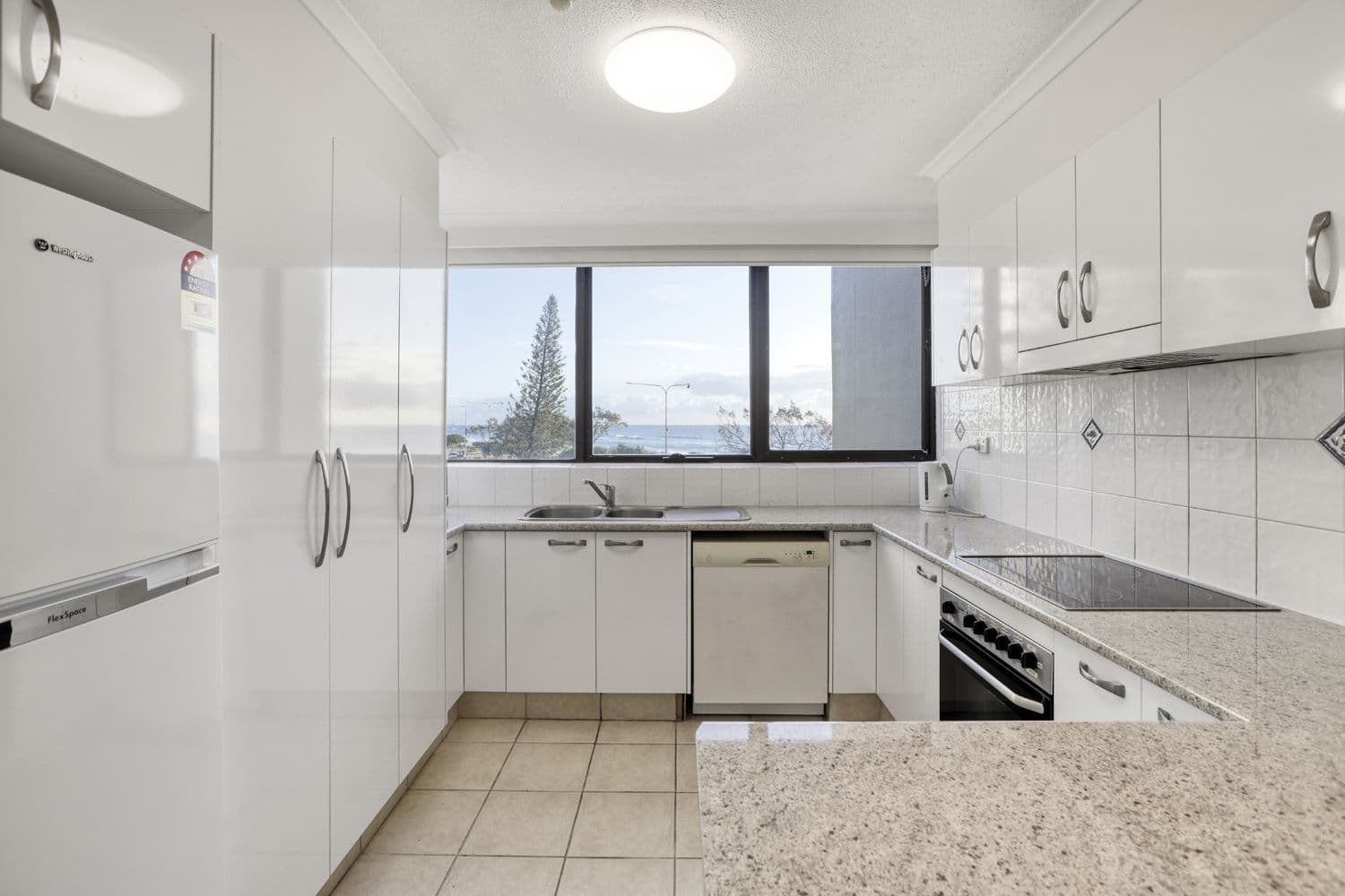 3277 Beachpoint / Surfers Paradise Boulevard, Surfers Paradise QLD 4217, Surfers Paradise - Thumbnail 2