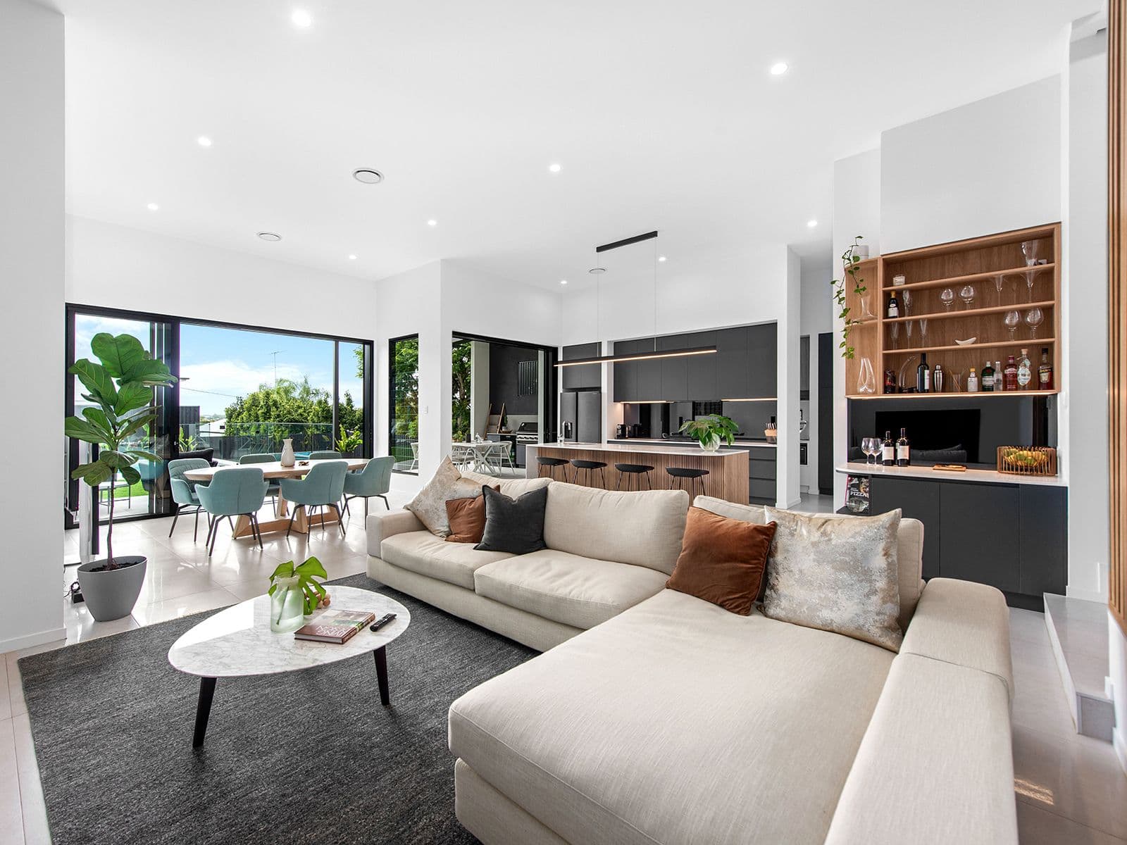 53 Bunowang Street, Balmoral QLD 4171, Balmoral - Thumbnail 2