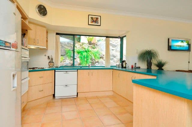 14 Kilmuir Street, HIGHLAND PARK QLD 4211, Highland Park - Thumbnail 2