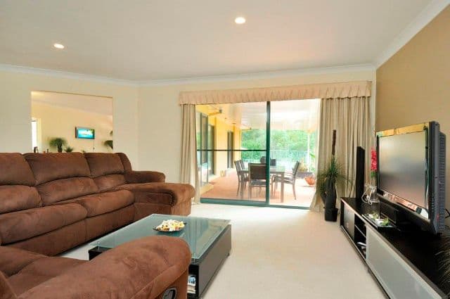14 Kilmuir Street, HIGHLAND PARK QLD 4211, Highland Park - Thumbnail 3