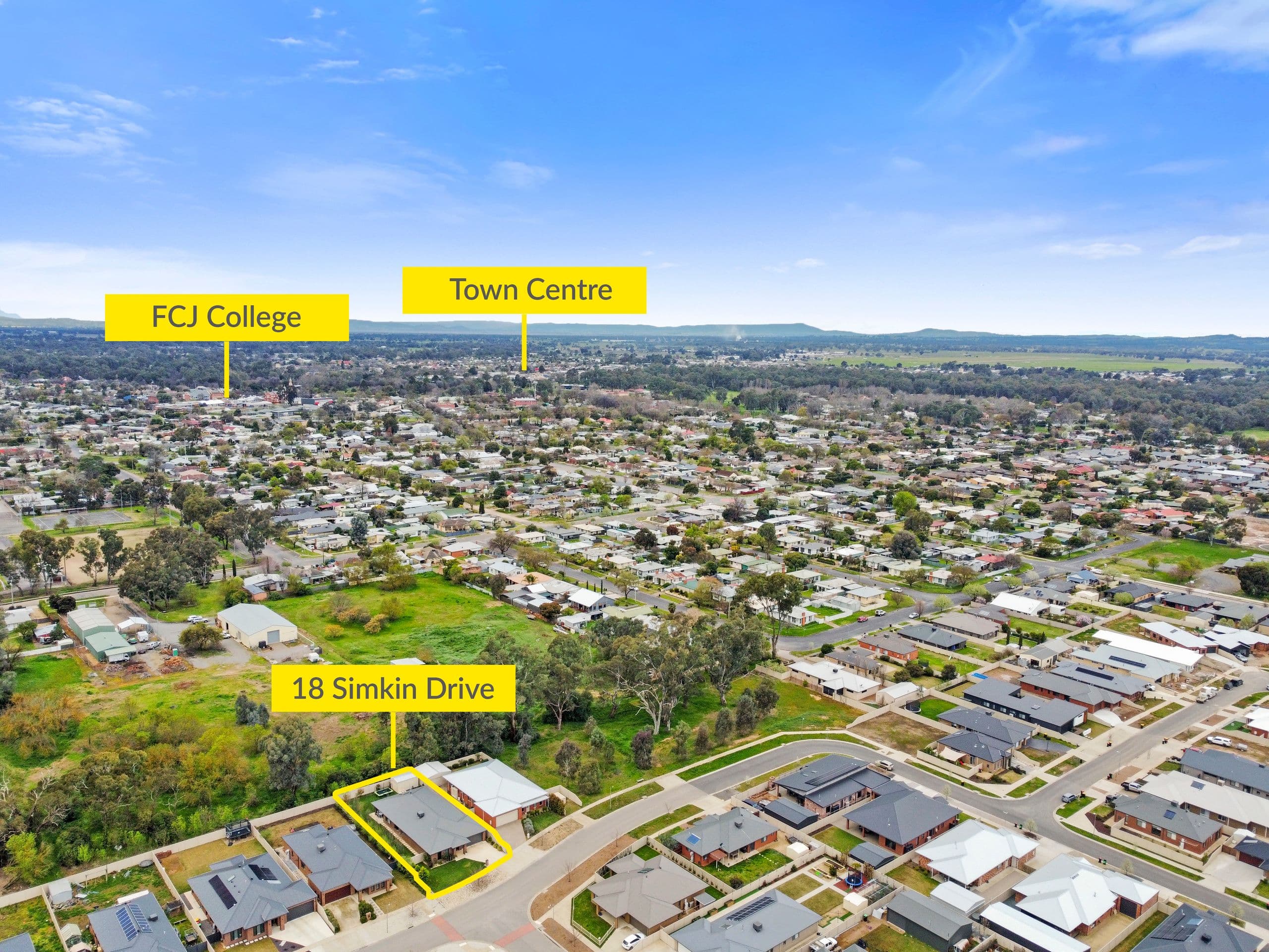 18 Simkin Drive, Benalla VIC 3672, Benalla - Thumbnail 2