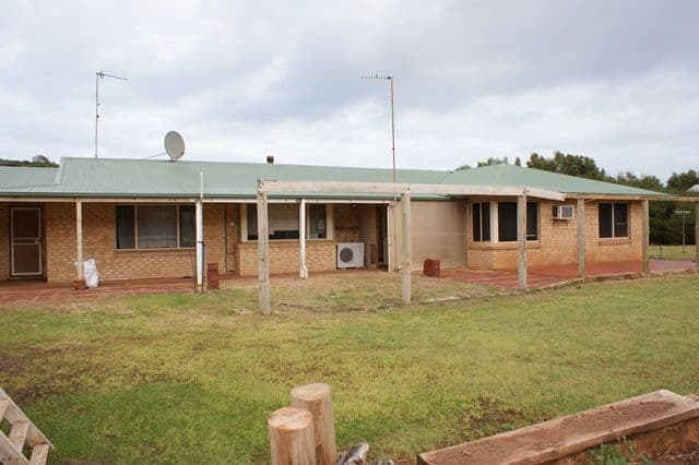 65 Brennand Road, DONGARA WA 6525, Dongara - Image 1