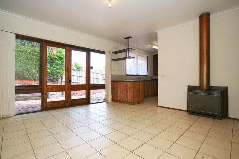 46 Winston Drive, DONCASTER VIC 3108, Doncaster - Thumbnail 2