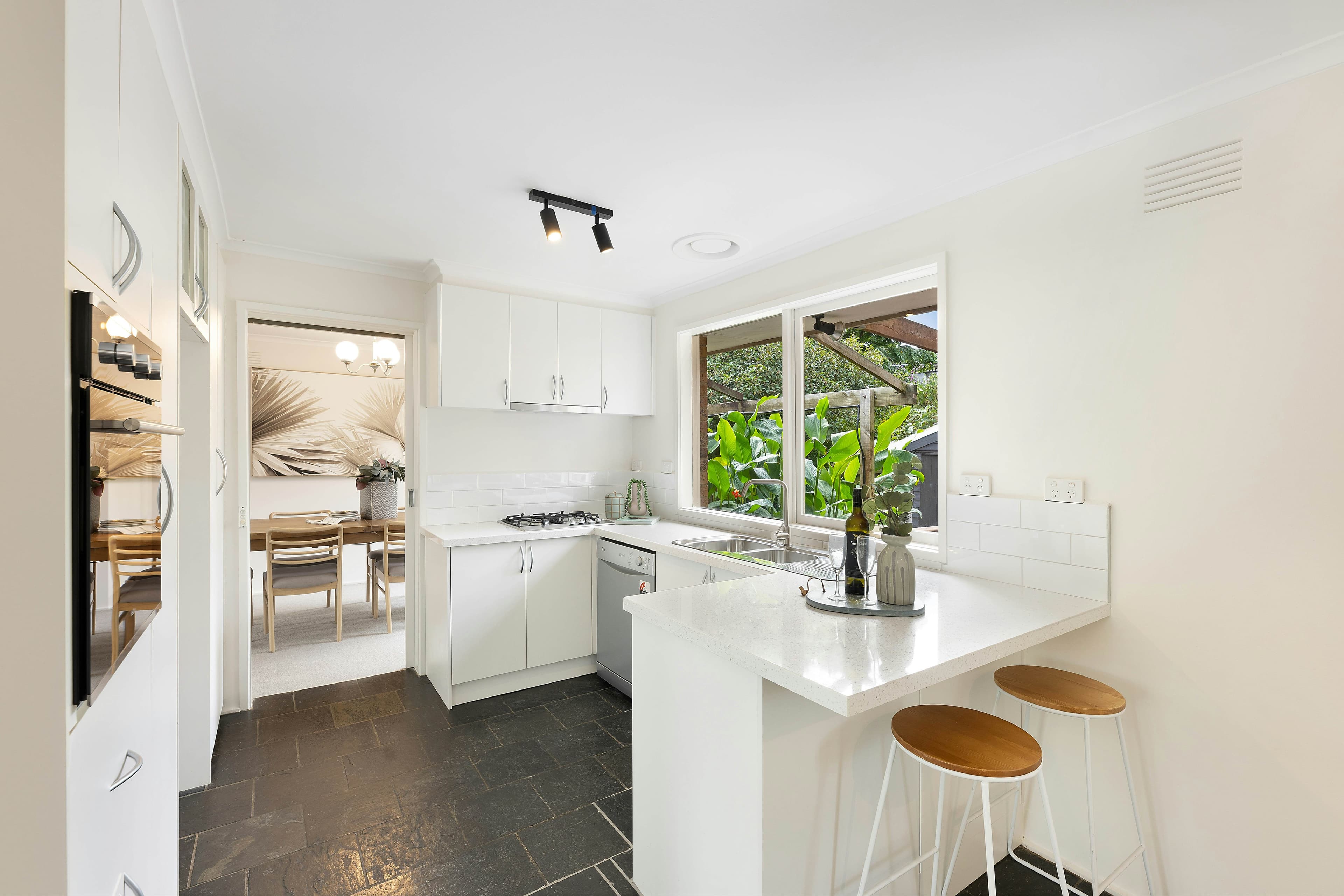23 Avoca Way, Wantirna South VIC 3152, Wantirna South - Thumbnail 4