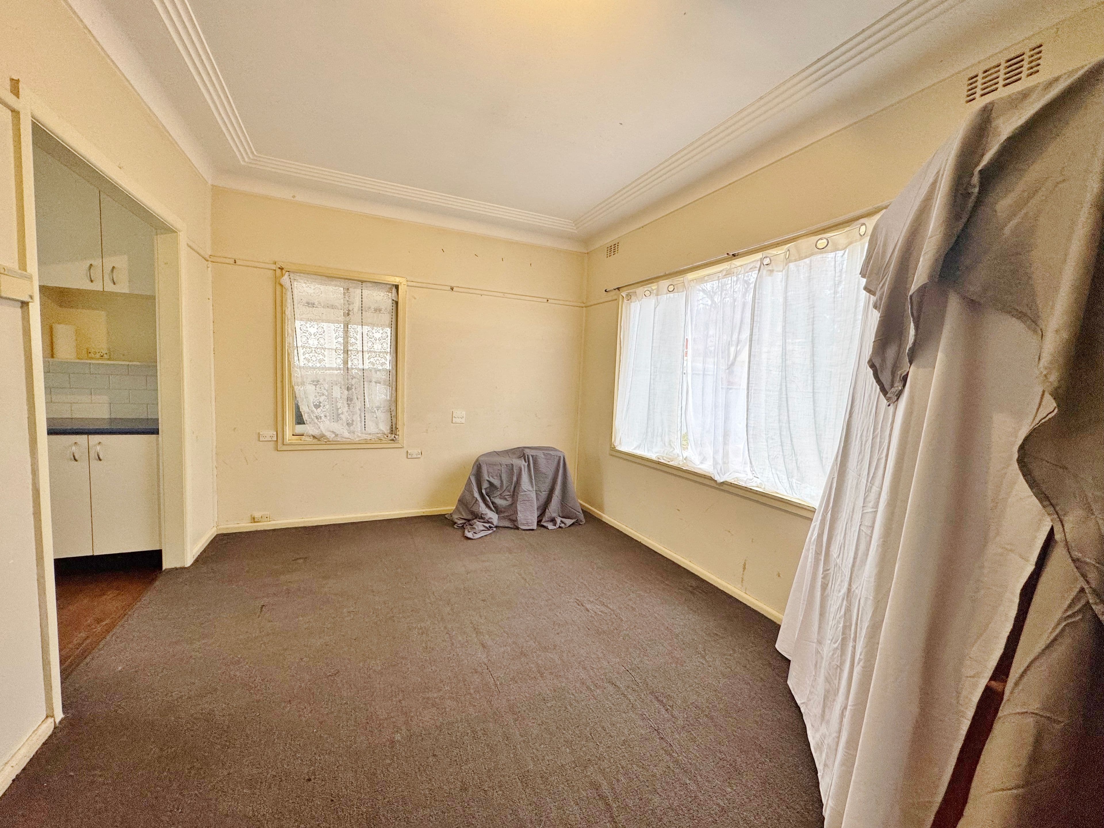 21 Clifton Street, Young NSW 2594, Young - Thumbnail 6