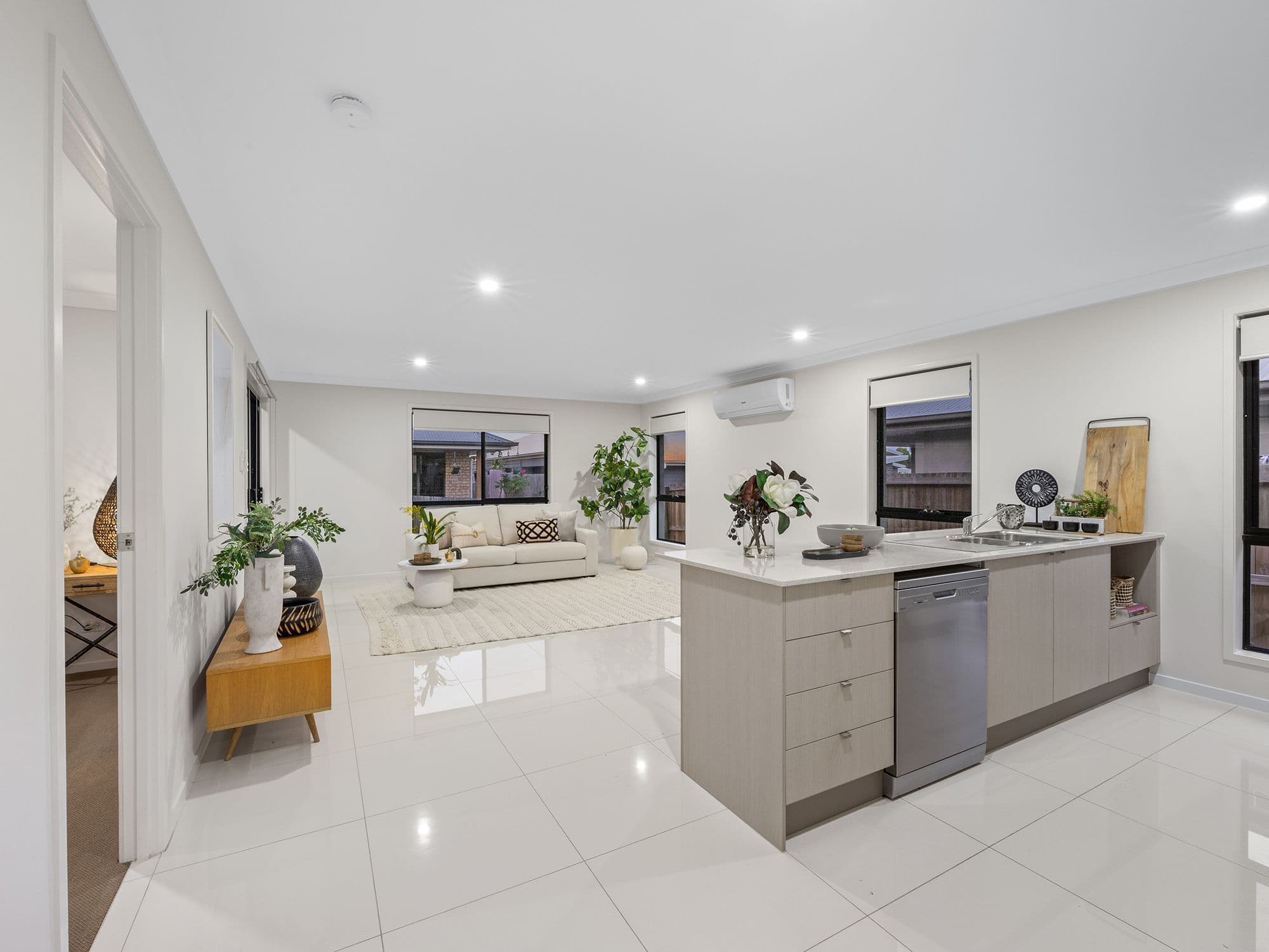 5 Castle Way, Flinders View QLD 4305, Flinders View - Thumbnail 2