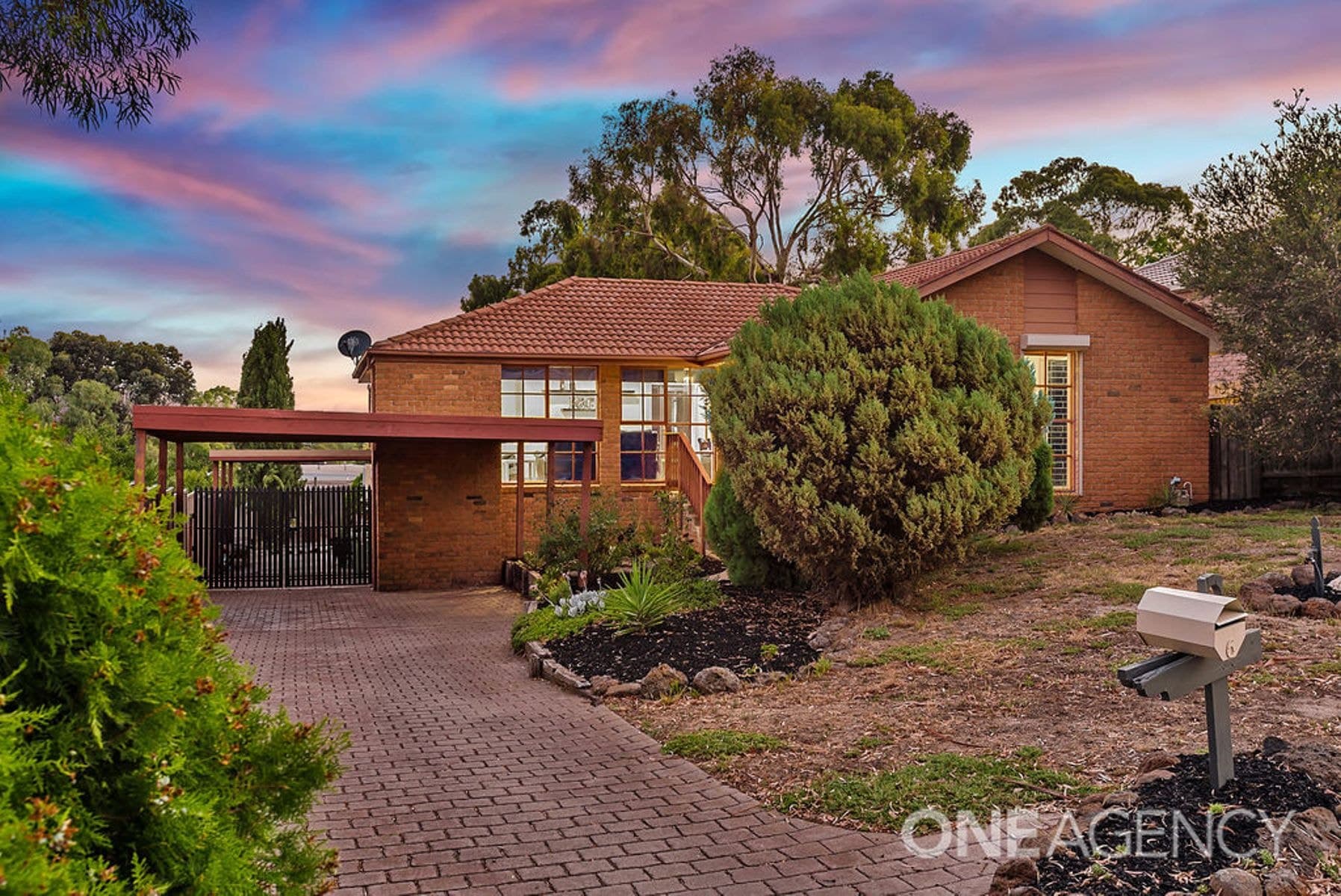 6 Kintore Close, Sunbury, Sunbury - Thumbnail 2